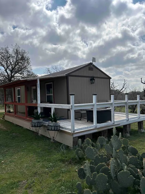 Wild Fox TX Cabin on acres,horses&cows, 1 pet/fee - Image 1