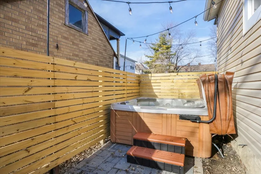 4BR w/ Hot Tub + Patio | Walk to German Village - Image 1