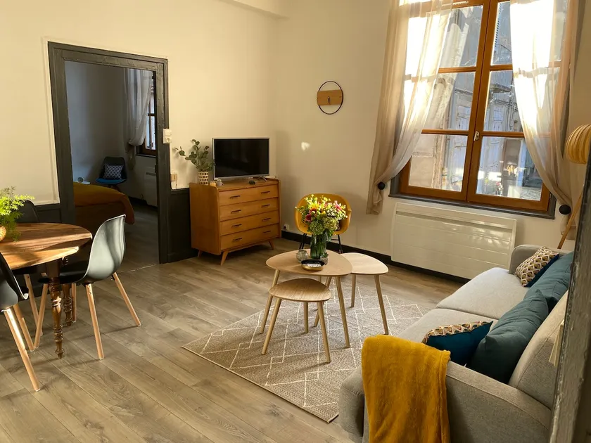 Nice apartment, historic district, 5 people - Image 1