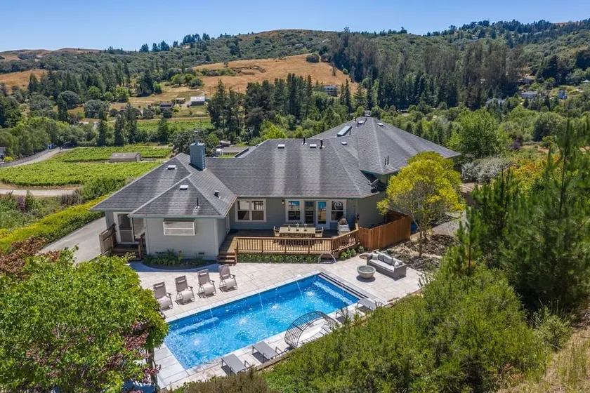Naidu Vineyards - Views/Pool/Spa/Bocce/9 Acres - Image 1