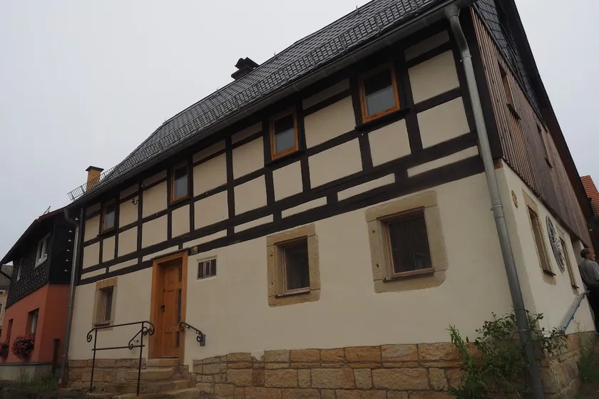 Listed holiday home for 11-14 people - Image 1
