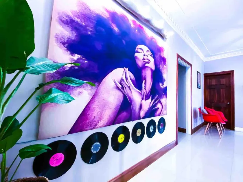 Modern London Decor Guest Apartments - Image 1