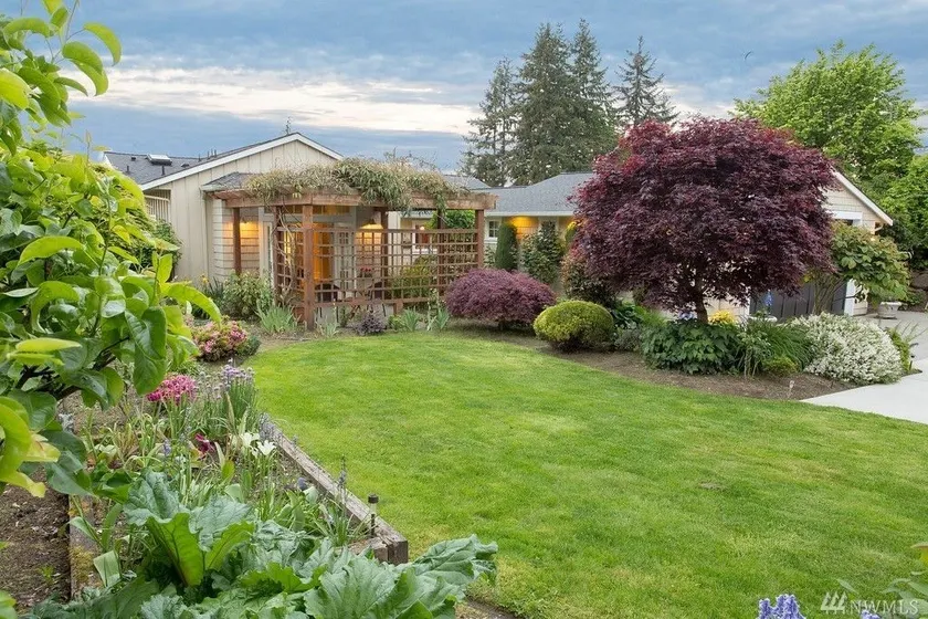 Modern Lush Garden Oasis - With private entrance - Image 1