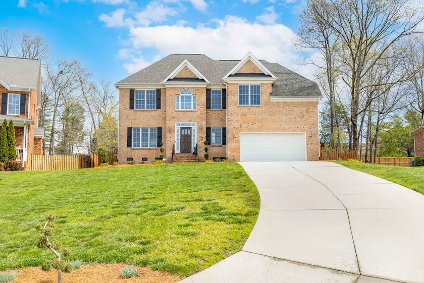 Corporate living & family style in heart of Triad - Image 1