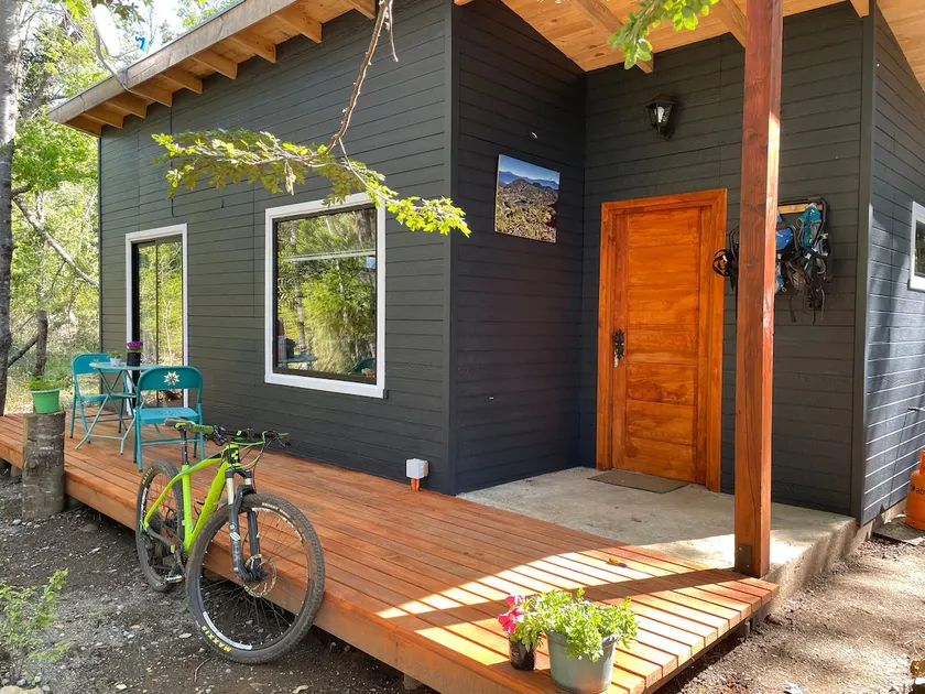 Beautiful Caburgua Forest Hut - Image 1