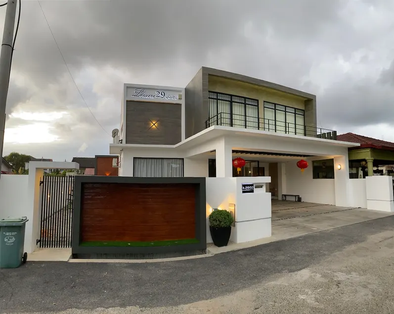 Leisure29 Suites | 20Pax Pool~BBQ~Near TC Kuantan - Image 1