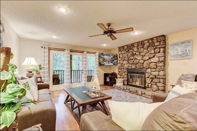Beautiful Condo in Mountain Harbor/Lake Ouachita - Image 1