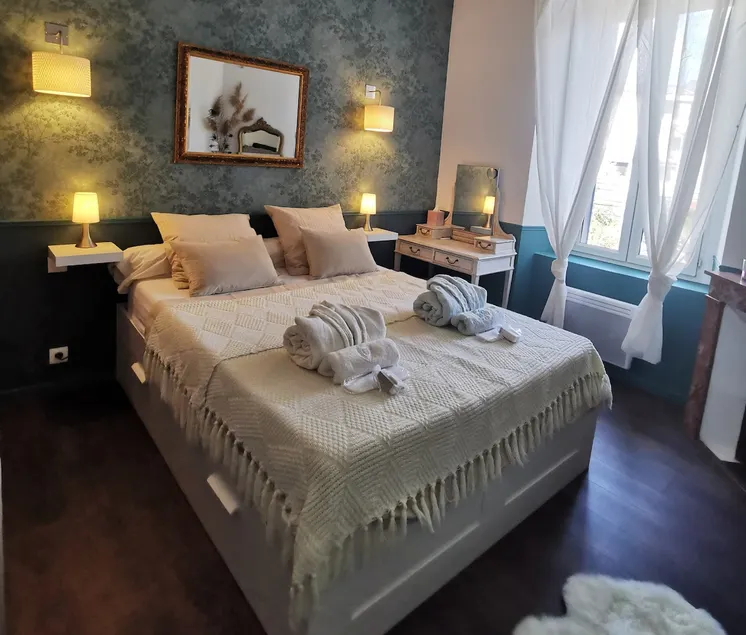 Charming apartment in the heart of the city. - Image 1