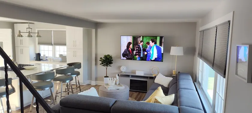 Welcome to Jacqueline's boutique home. - Image 1
