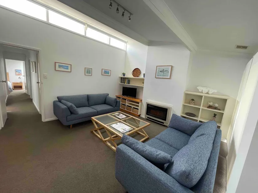 Charming Unit in a Prime Location - Image 1