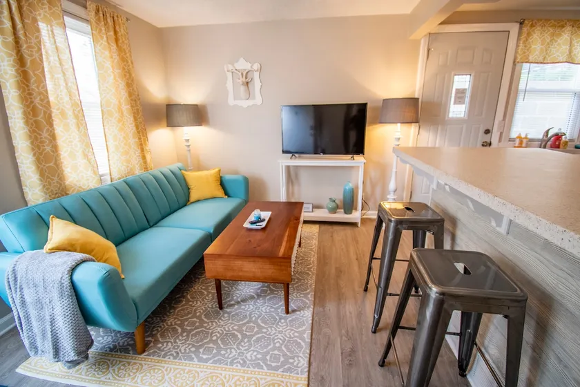 Petite & Charming- Near Aksarben and Baxter Arena! - Image 1