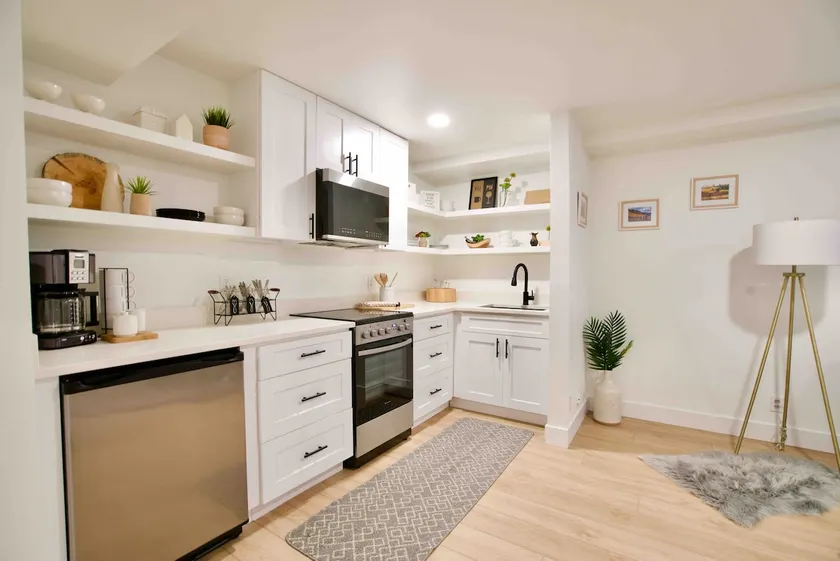 Fully Renovated Gem near Cherry Creek North - Image 1