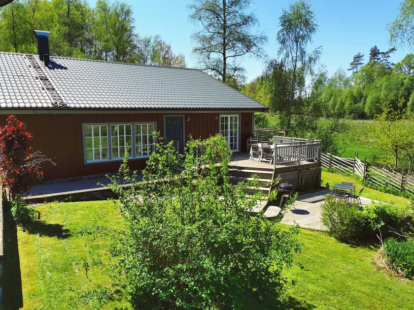 Charming villa in the countryside with lake view! - Image 1