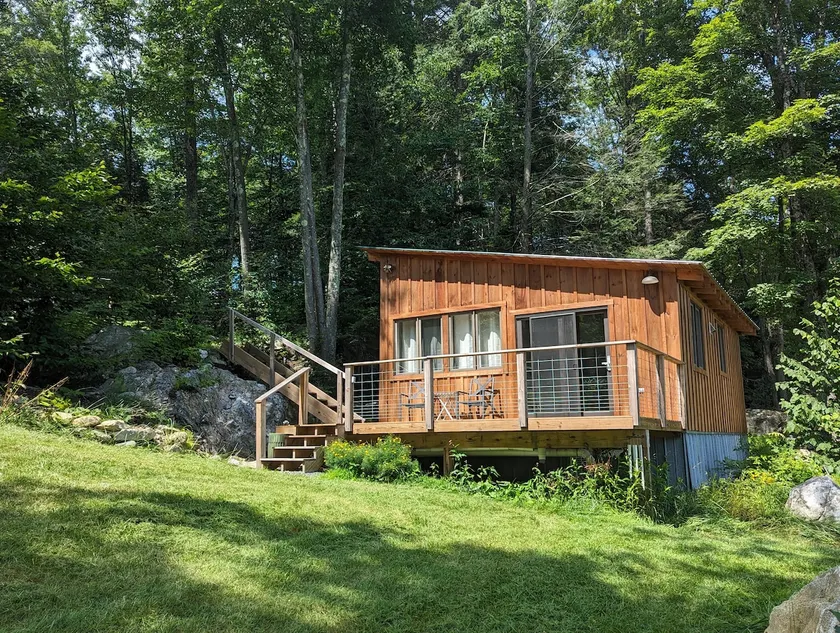 Peaceful forest cottage getaway - Image 1