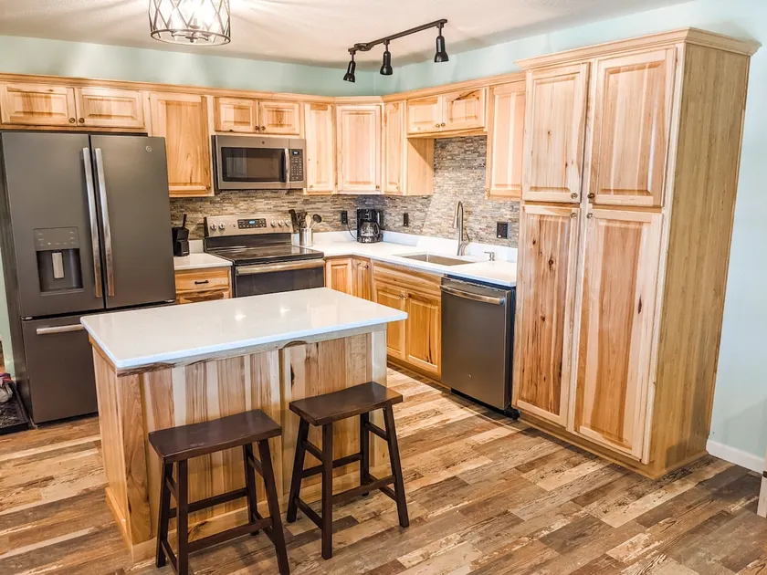 Big Bass Bungalow @ Lake Ivie. 1bd/1ba Barndominium. Covered Boat Parking - Image 1