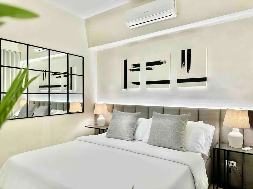 Twin Lakes Residences Shiraz 3O | Minimalist 1-BR - Image 1