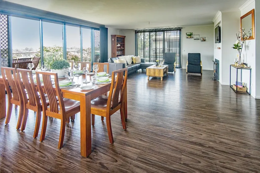 BELLA VIEWS. Five-star pet friendly - Image 1