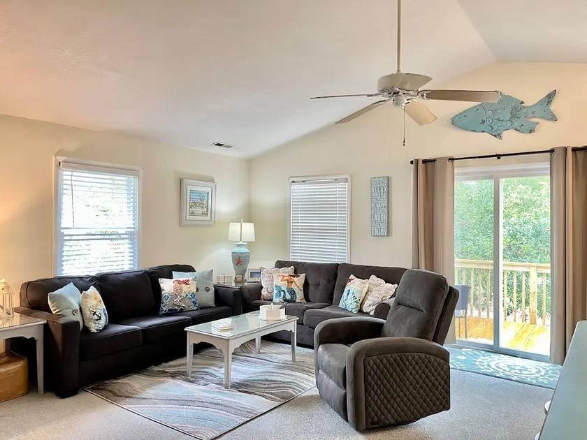 Great reviews, gorgeous sunsets, well maintained! - Image 1