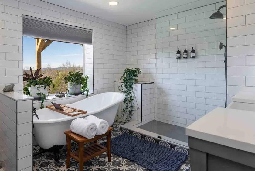 Peaceful Retreat w/ Spa Tub, Fire Pit & Views - Image 1