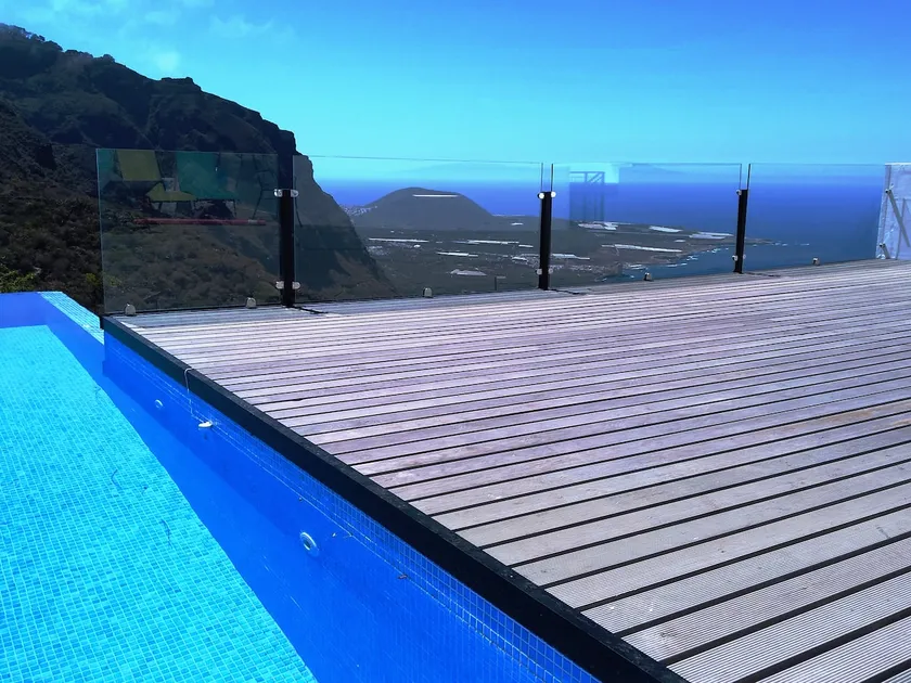 House with spectacular views and heated pool - Image 1