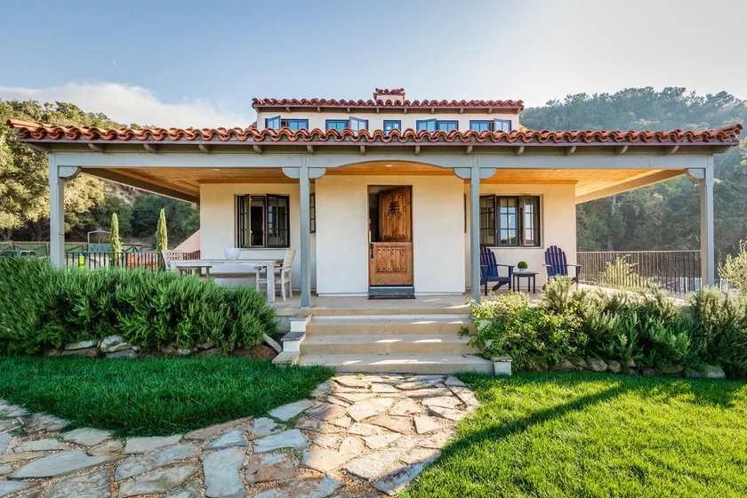 Modern Farmhouse in the Hills - Image 1