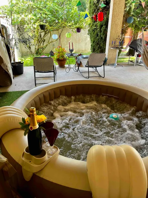 Private Spa House Secure Parking - Image 1
