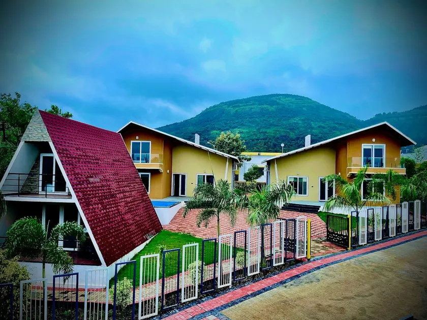 4bhk Elegant Villa’s with private pool Pune - Image 1