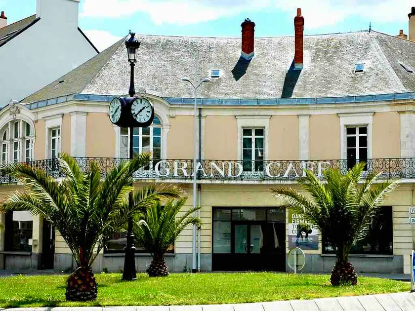 Small 2-room, 4 Z'horloges district - Image 1