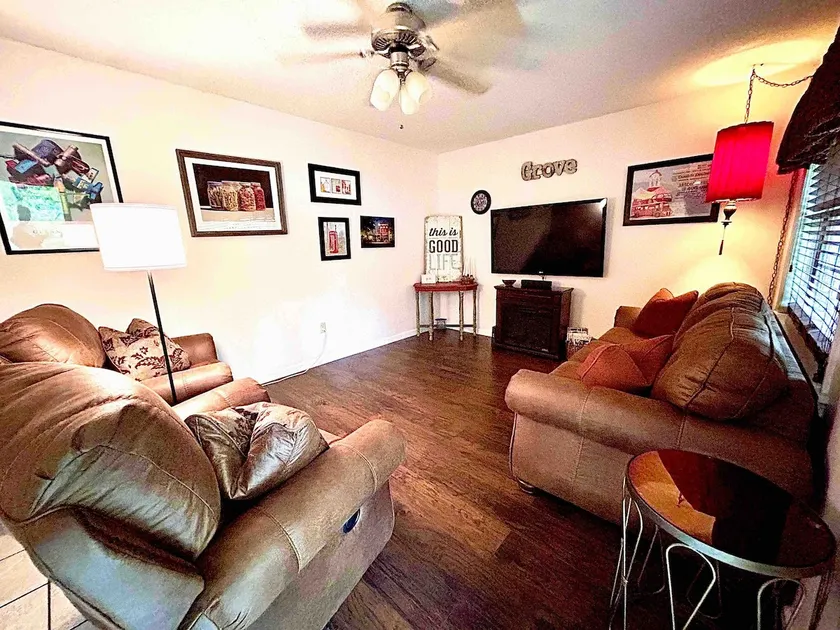 Oxford Town-Close to Campus and Walking Trails-New Furniture! - Image 1