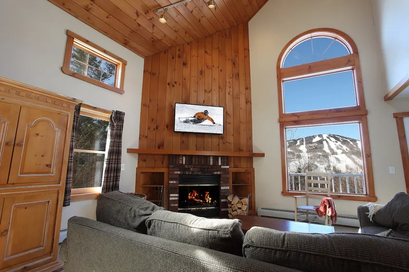 Beautiful 4 BR Townhome minutes from Mt Snow - Image 1
