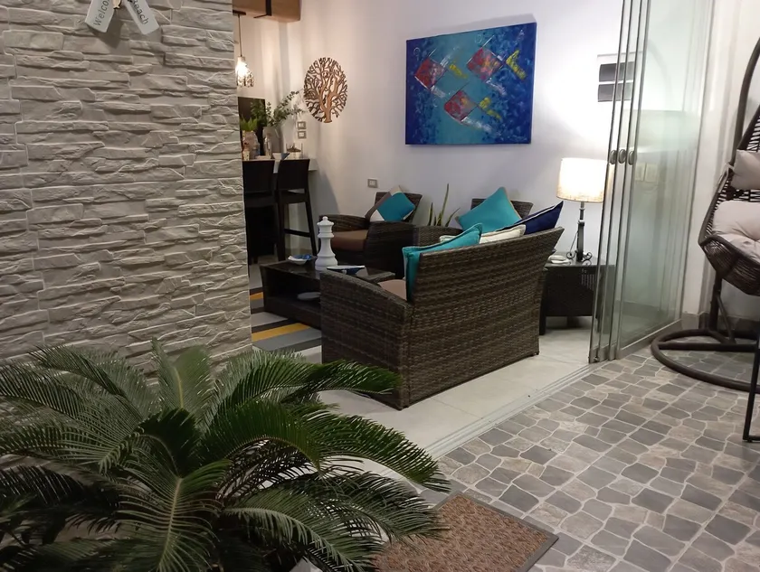 A cozy family home with a pool - Image 1