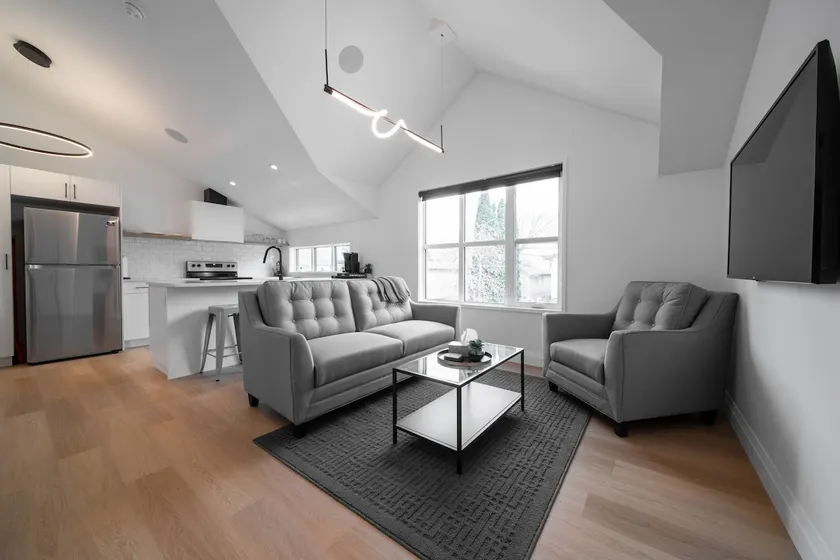 Executive Style Suite in Beautiful Forest Heights - Image 1