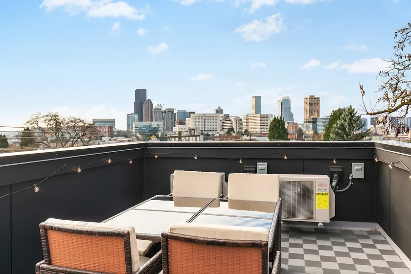 Cozy Brand New 2B2B Space Needle View Pet Friendly - Image 1