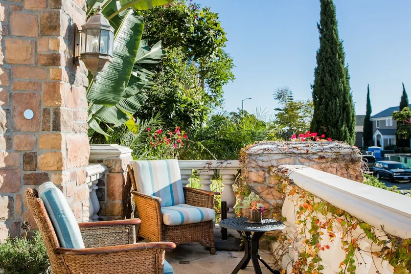 Unparalleled Villa Apartment in an Enchanting Village - Image 1