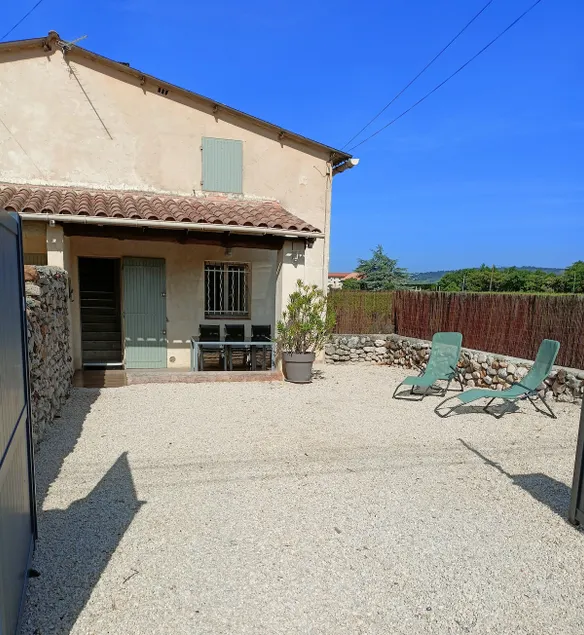 Pleasant quiet accommodation at the foot of Mont Ventoux - Image 1