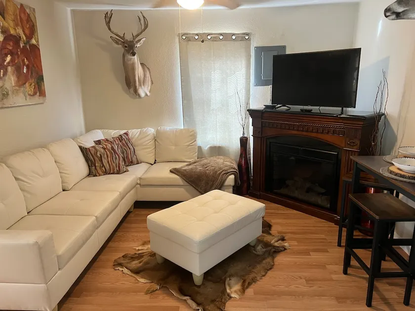 Beaumont Bungalow 1/1 Furnished/Pet Friendly-Nederland, Port Neches, Port Arthur - Image 1