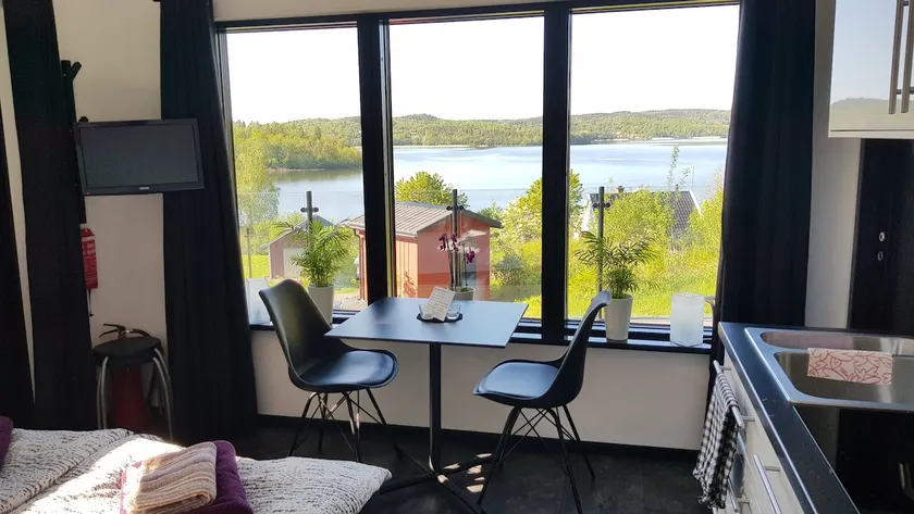 Guest house with lake view in Kaxholmen - Image 1