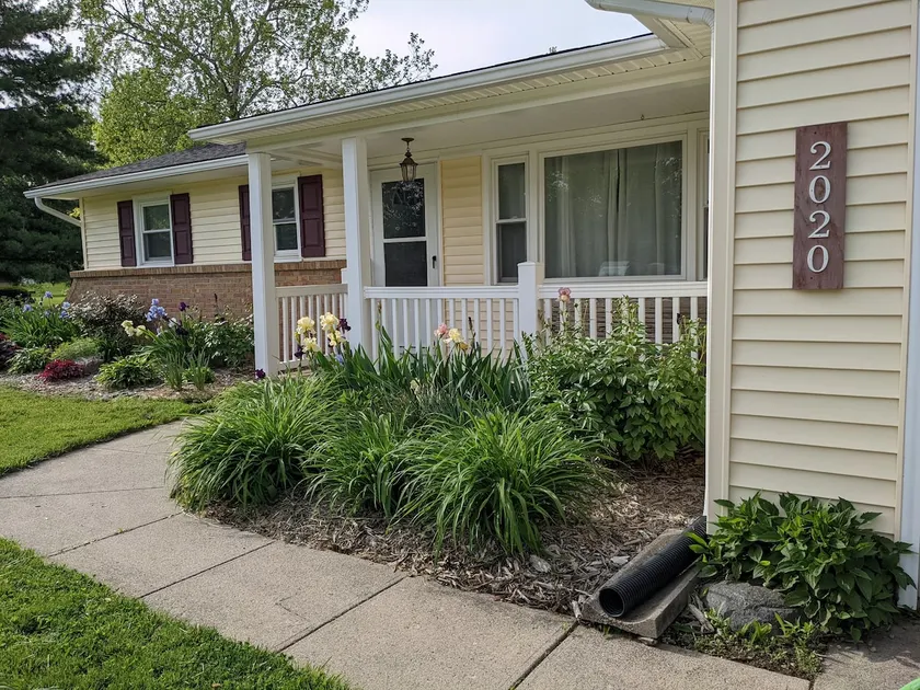 Cheerful 3-bedroom Ranch minutes from everything! - Image 1