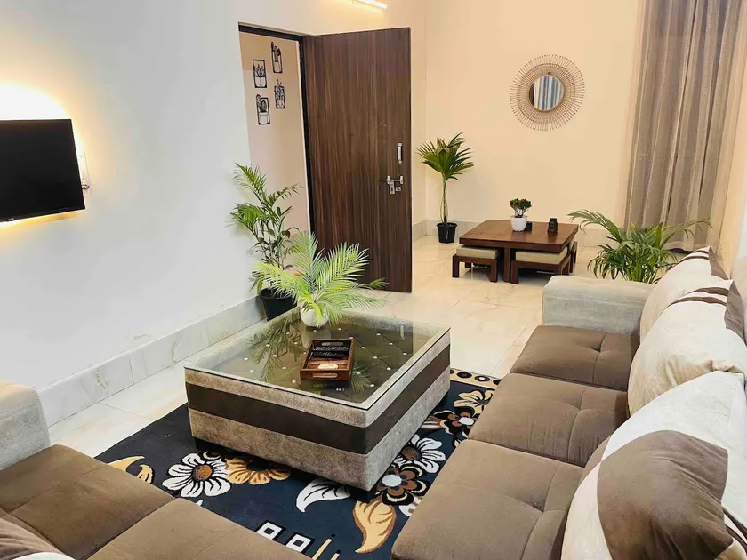 Cook Service (paid) +Spacious 2BHK Near Medanta - Image 1