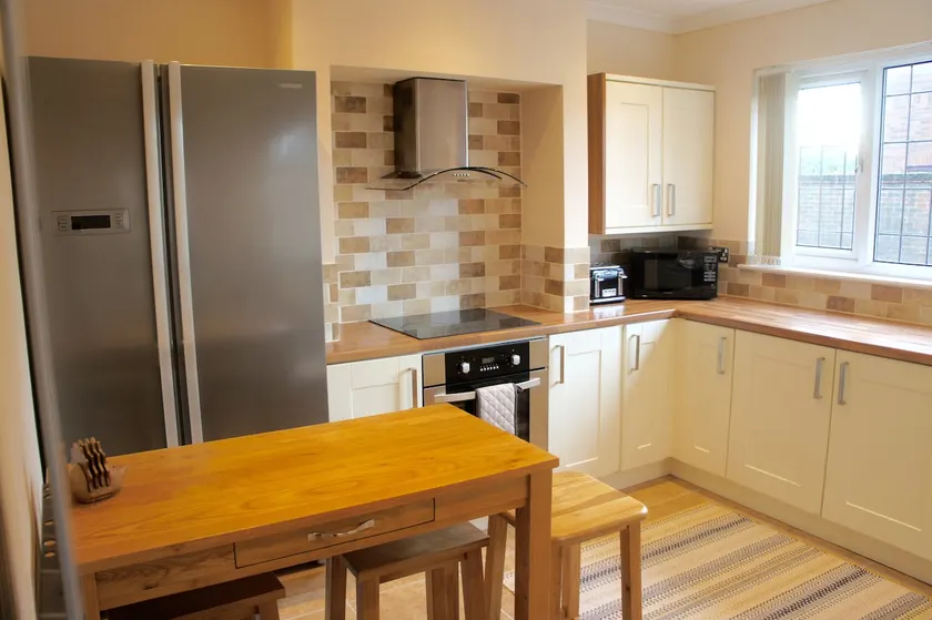 Hedgehog Cottage, Sleeps 3, on street parking - Image 1