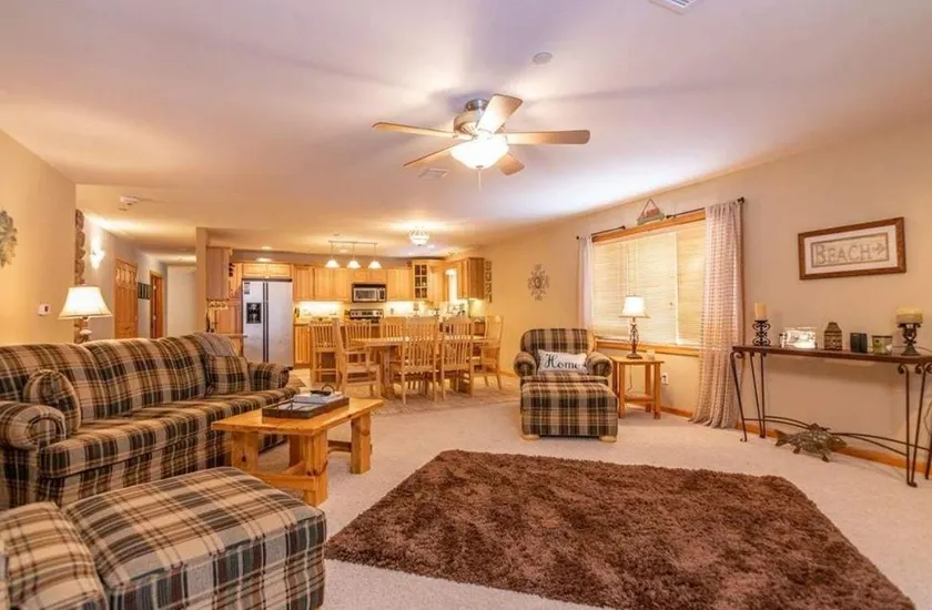 Gorgeous Lakeview Balcony with 4 Bedrooms, best location at the resort! - Image 1