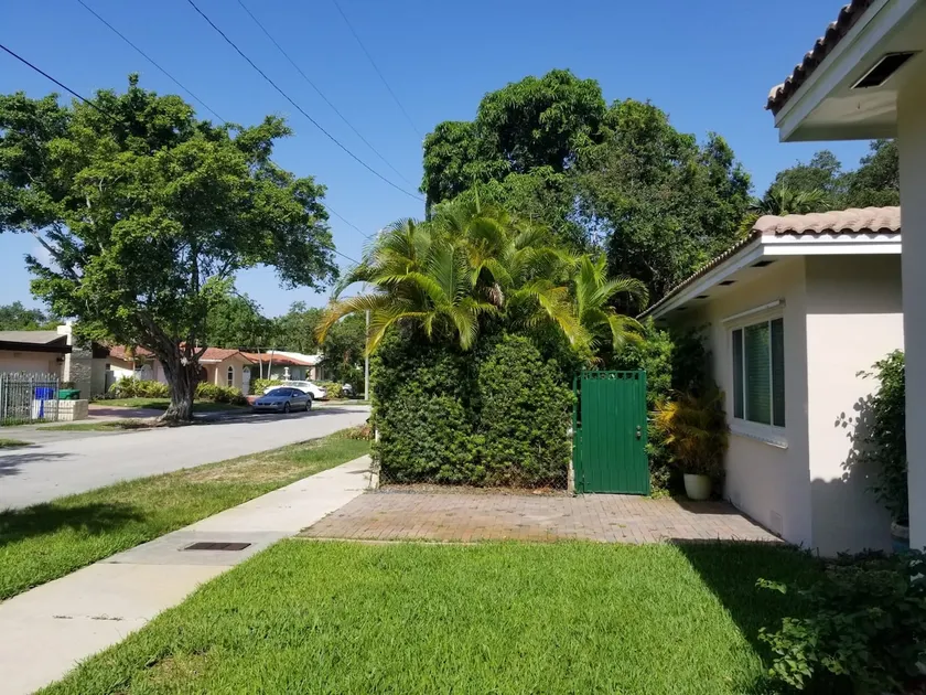 LUXURY Guayabita's House - Image 1