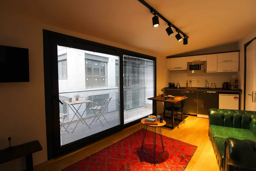 eRa Suite4 TAKSIM ✔️ Near the Seaside and Tram St. - Image 1