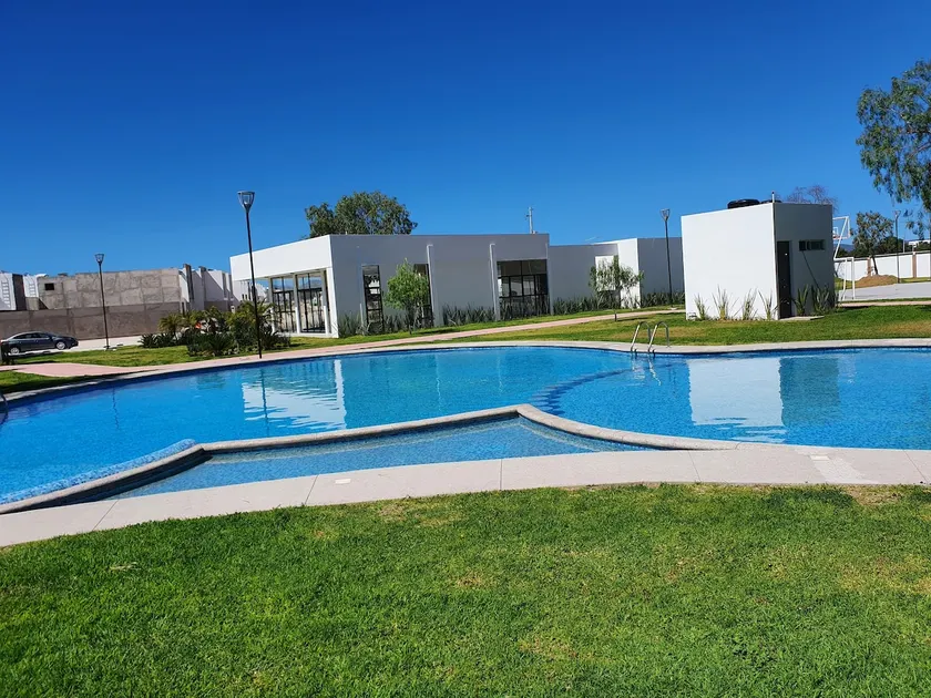 Comfortable and bright house in an excellent location - Image 1