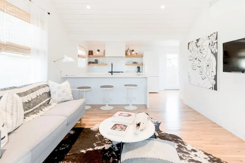 Relax in an Elegant and Bohemian Phoenix Bungalow - Image 1