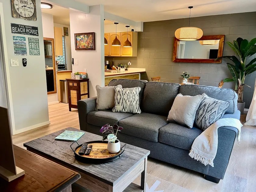 Cozy Ocean Breeze Townhouse on Ali’i drive - Image 1
