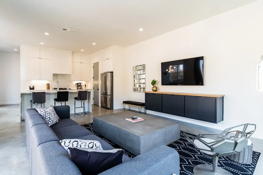 Open concept★Smart TVs all rooms★Private Backyard - Image 1