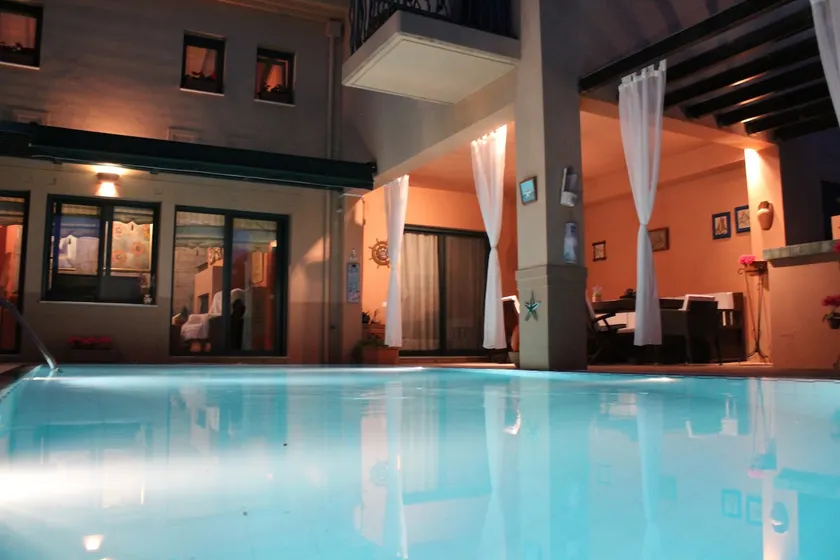 4-seasons pool villa near Meteora - Image 1