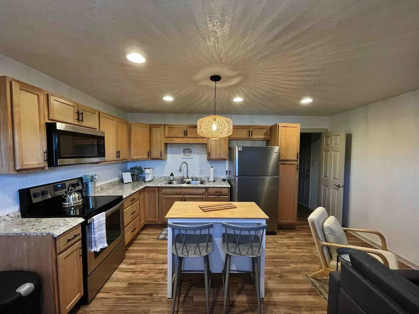 Centrally Located Southwest Oasis-Sage Casita - Image 1