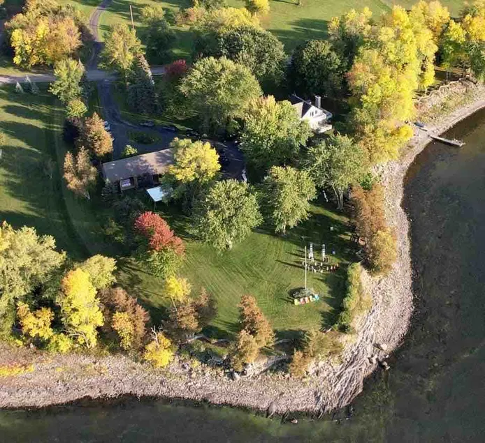 Incredible Lakefront Sunsets @ VT’s #1 Property. - Image 1